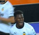 El carrerón de 70 metros de la joya de 17 años del Valencia que terminó en golazo
