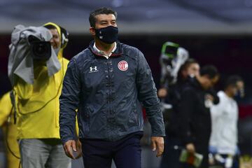 Entrenadores que llegaron a la final en su primer torneo