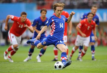 Modric, de penalti, da la victoria a Croacia en un partido contra Austria.