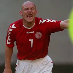 El genial pase de Gravesen en un Dinamarca-Islanda