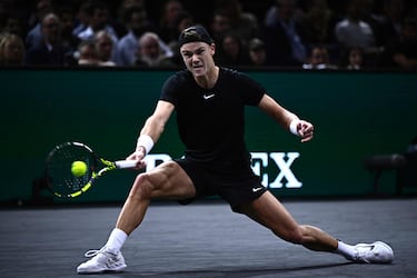 El danés de 20 años parece con un punto más de empuje tras incorporar a Boris Becker a su equipo. Llevó a un tercer set a Djokovic en cuartos de París, en tierra llegó a las finales de Montecarlo y Roma, pero parece vivir en una montaña rusa. Campeón en Múnich y con un balance de 43-22 (66,1%) este año.