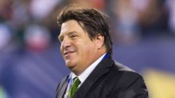 Miguel Herrera después de que México conquistara la Copa Oro en julio pasado tras derrotar a Jamaica.