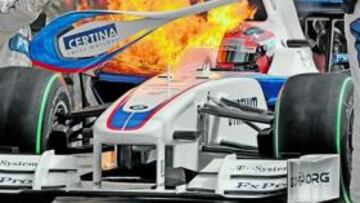 <b>SUSTO EN BOXES. </b>Robert Kubica (BMW) tuvo un buen susto: un conato de incendio al repostar, producido por los más de 38 grados de temperatura ambiente en Bahrain.