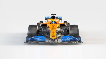 La escuder¨ªa present¨® en Inglaterra c¨®mo ser¨¢ el monoplaza de McLaren. El nuevo veh¨ªculo de Carlos Sainz y Lando Norris luce espectacular con un naranja mate combinado con l¨ªneas negras y azules.