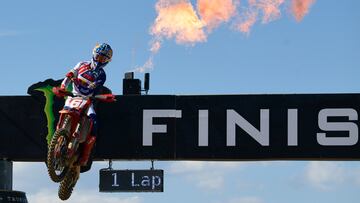 MADRID, 06/05/2023.- El piloto Jorge Prado compite durante la manga del MXGP del Gran Premio de España de Motocross, este sábado en el circuito de Arroyomolinos (Madrid). EFE/ Víctor Lerena