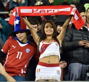 Perú ante Bolivia en Temuco. Los hinchas pusieron el color en las tribunas.