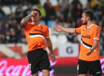 0-2. Paco Alcácer celebra el segundo gol.