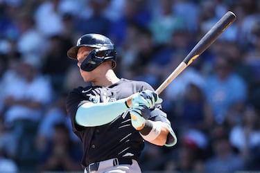 Everyone against the Dodgers!