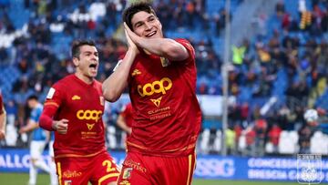 Bonini festeja uno de sus ocho goles con el Catanzaro.