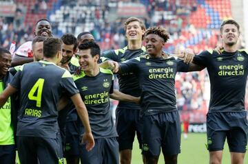 Quizá el homenaje más emotivo hacia México se llevó a cabo en el estadio del Utrecht FC, que perdió 1-7 frente al PSV Eindhoven de Hirving Lozano. ‘Los Granjeros’ salieron al campo de juego con camisetas que tenían escritas en el torso “Fuerza México”. El memorial se completó con la notable actuación de ‘El Chucky’, quien anotó el segundo tanto de su equipo y asistió el tercero. Con cuatro tantos en la temporada, el exPachuca ya es uno de los mejores goleadores de la Eredivisie.