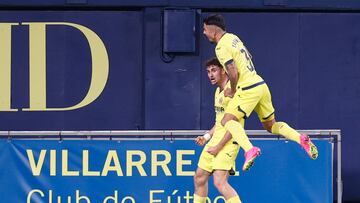 Álex Fores celebra su gol ante el Real Valladolid.