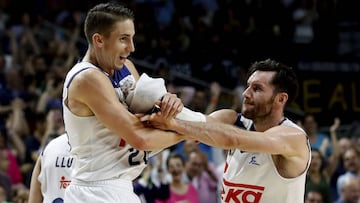 Jaycee Carroll junto a Rudy Fernández.