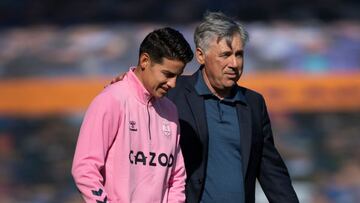 James Rodr&iacute;guez y Carlo Ancelotti en un partido de Premier League