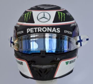 Parte delantera del casco del piloto finlandés Valtteri Bottas de Mercedes.