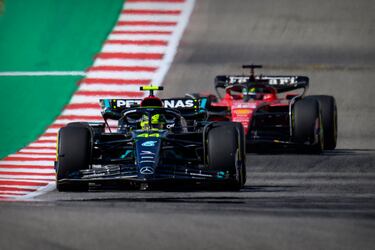 Hamilton: “Verstappen se baja del coche y ni suda, ¡no suda!”