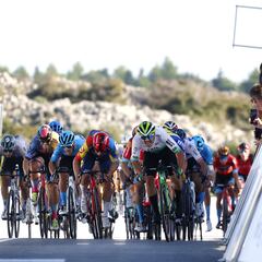 El Caja Rural sigue de dulce y arrasa al esprint con Leitão