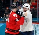 Las imágenes de la pelea más polémica del hockey olímpico