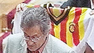<b>LÍO. </b> La exhibición de camisetas catalanas por parte de los diputados de ERC generó una polémica con Manuel Marín, presidente del Congreso.