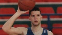 Drazen Petrovic, durante un entrenamiento con los Nets.