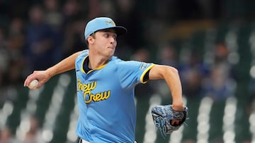 El novato de los Brewers trabajó cinco entradas completas en las que no permitió ningún hit y ponchó a cinco rivales de los Cardinals.