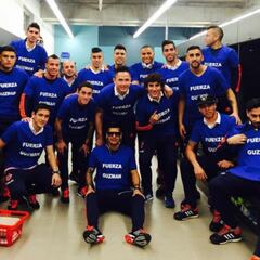 El emotivo apoyo del plantel
de la U para Guzman Pereira