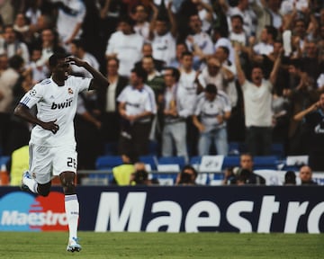 10 millones de euros pagó el Arsenal al Mónaco para hacerse con los servicios del delantero. En el mercado invernal de 2011 llegó al Madrid. únicamente estuvo esa temporada. 