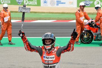 Celebración de Jorge Lorenzo tras proclamarse campeón en el Gran Premio de Cataluña. 