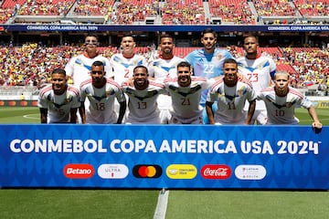 Santa Clara (United States), 22/06/2024.- Venezuela's players pose for a photo before a CONMEBOL Copa America group B match against Ecuador in Santa Clara, California, USA, 22 June 2024. EFE/EPA/JOHN G. MABANGLO
