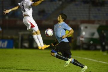 Uruguay y Costa Rica se enfrentaron esta noche en Montevideo, en un duelo que terminó igualado 3-3.