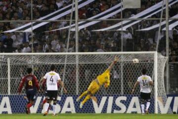 En 2011, Cerro Porteño dio vuelta un partido increíble en los descuentos y dejaría eliminado a los albos en la fase de grupos.