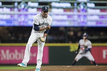 El nacido en Puerto Rico ha estado tres años en la organización de los Mariners, pero su primer año fue para el olvido con cuatro derrotas y cero victorias. Tiene un promedio de 2.89 carreras admitidas, pero cuatro partidos ganados por 11 perdidos.