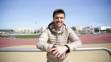 Ignacio Camacho, posando para AS en el estadio Ciudad de M¨¢laga.