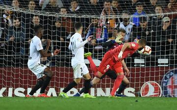 2-1. Karim Benzema marcó el primer gol.