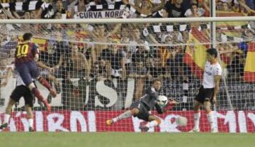 Tercera jornada de la Liga Bbva. Valencia - Barcelona. Diego Alves.