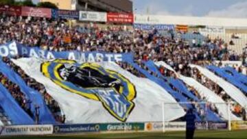 <b>AMBIENTAZO. </b>La afición del Hércules está yendo en masa al Rico Pérez por la gran marcha del equipo.