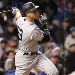 Who are the MLB single-season homerun leaders?