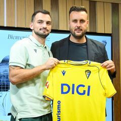 Tabatadze, el primer georgiano en la historia del Cádiz