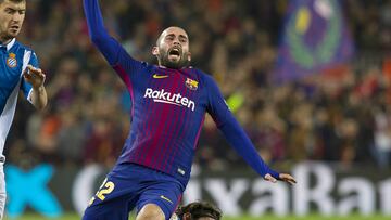 Aleix Vidal sufre una entrada de Granero en el derbi de Copa