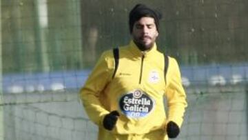 Juanfran recuperandose en un entrenamiento del Deportivo