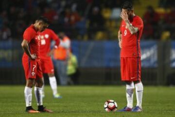 Futbol, Chile v Jamaica.
Partido amistoso 2016.
Los jugadores de la seleccion chilena se lamentan tras el gol de Jamaica durante el partido amistoso disputado en el estadio Sausalito de Vina del Mar, Chile.
27/05/2016
Marcelo Hernandez/Photosport***********

Football, Chile v Jamaica.
Chile's players react after the goal of Jamaica during the friendly football match held at the Sausalito stadium in Vina del Mar, Chile.
27/05/2016
Marcelo Hernandez/Photosport*