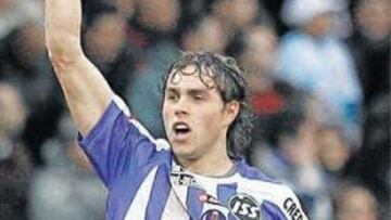 <b>OTRA OPCIÓN. </b>El sueco Johan Elmander es una nueva alternativa para la delantera.