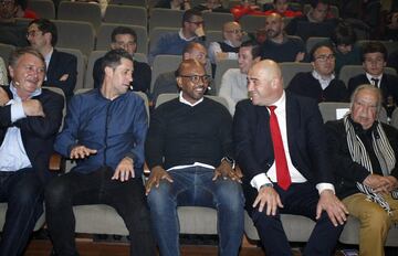Jes¨²s Paredes, Joan Capdevila, Marcos Senna, Javier Matallanas y Pedro Ferr¨¢ndiz.