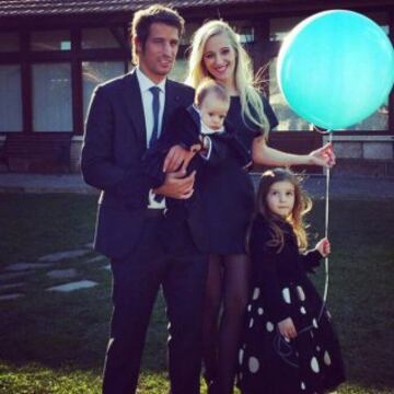 Coentrao, del Real Madrid, junto a su familia.