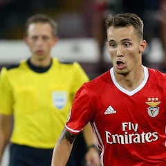 Grimaldo critica al Barça por no mirar más hacia La Masía