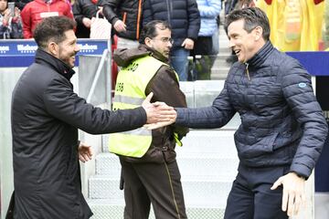 Saludo entre Simeone y Unzué. 
