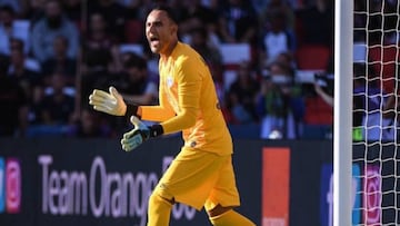 Keylor Navas hizo su debut con el PSG este sábado 14 de septiembre y sorprendió a sus seguidores parisinos con una atajada de otro mundo.
