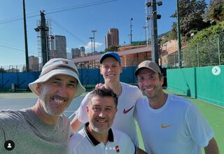 Sinner mejora su volea con un especialista: Radek Stepanek