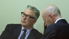 Alec Baldwin ha quedado libre después de que la jueza decidiera desestimar el caso por homicidio involuntario. Aquí la razón.