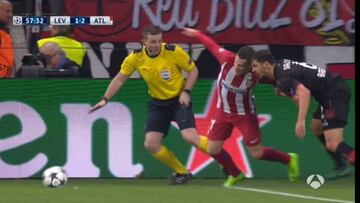 Penalti a Gameiro: bien señalado