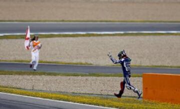 Jorge Lorenzo celebra la victoria. 